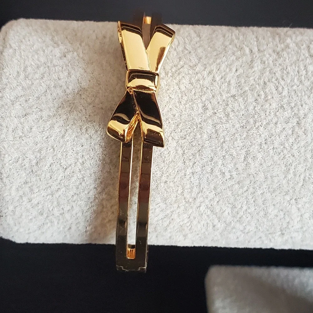 Kate Spade New York DOUBLE BOW Gold Plated Hinged Bangle Bracelet Strong Clasp - Picture 7 of 10